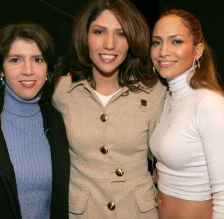 Leslie Lopez With Sisters